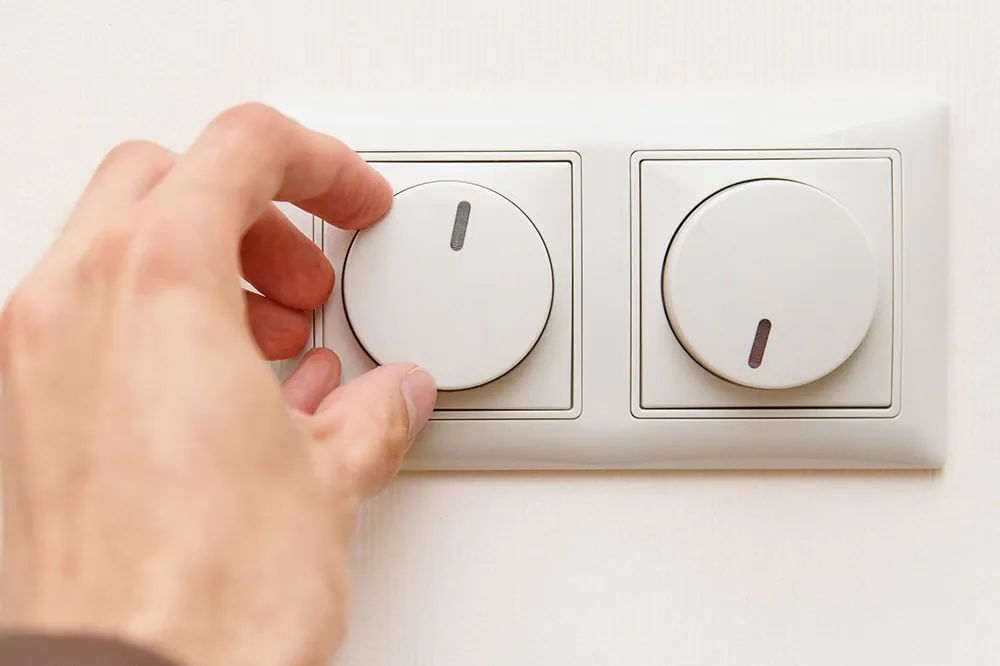 Hand an Dimmschalter