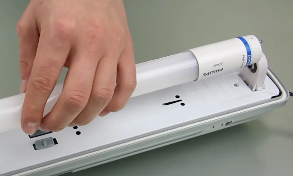 Installation Leuchtstoffröhre